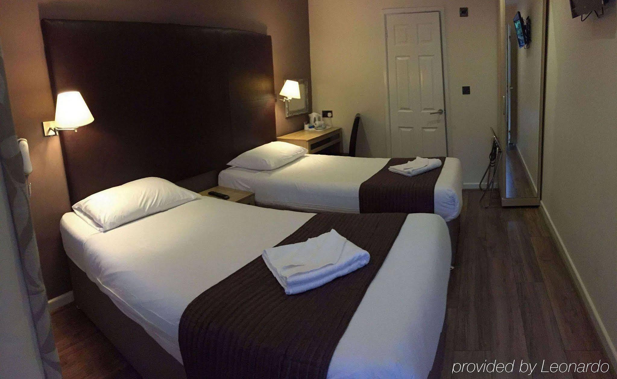 Gatwick Belmont Hotel Horley Exterior photo